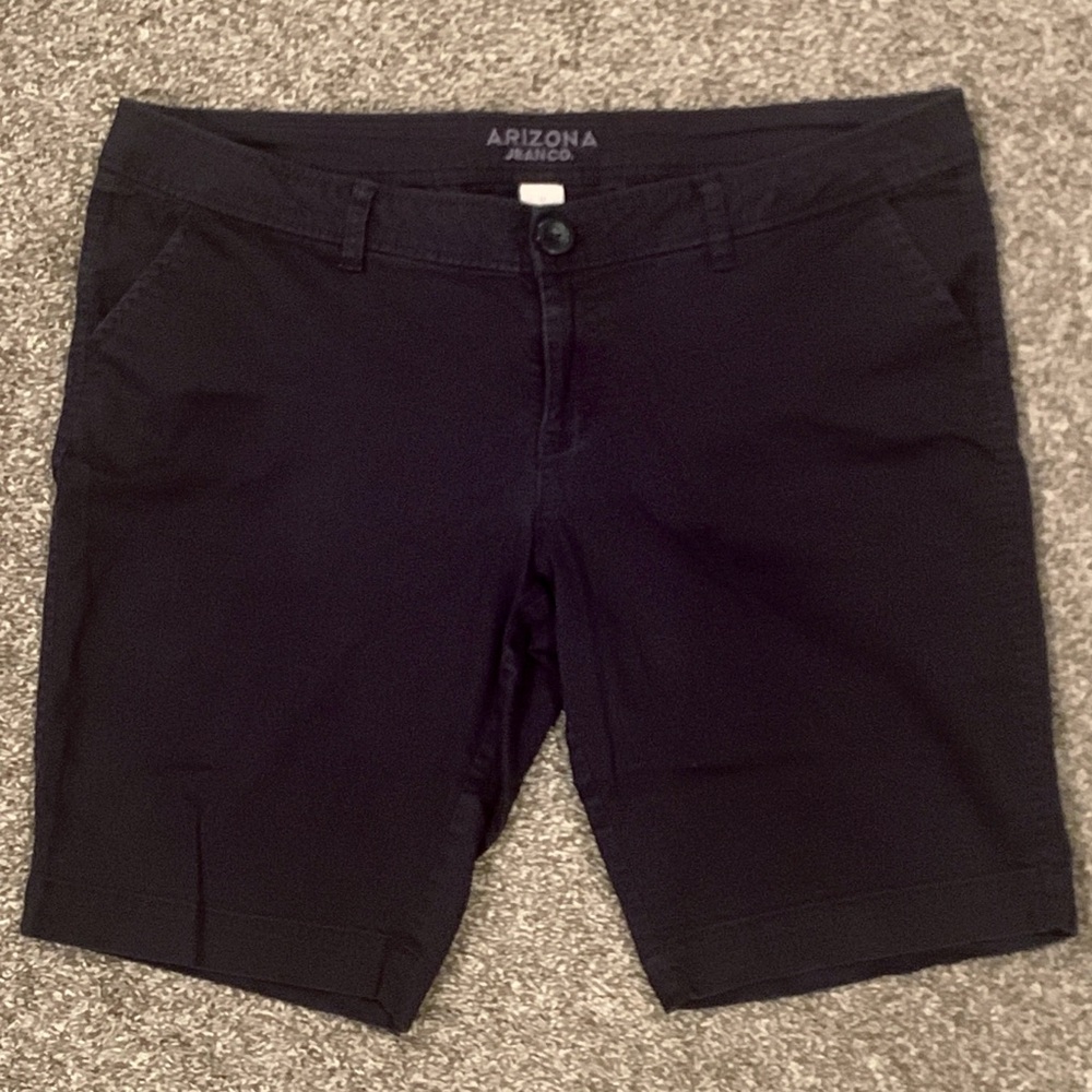 Black Arizona Jean Co Bermuda Shorts - Size 17